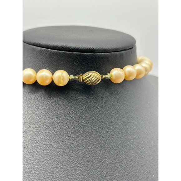 Vintage Marvella Single Strand Cream Faux Pearls with Gold-Tone Clamshell Clasp - Picture 2 of 10